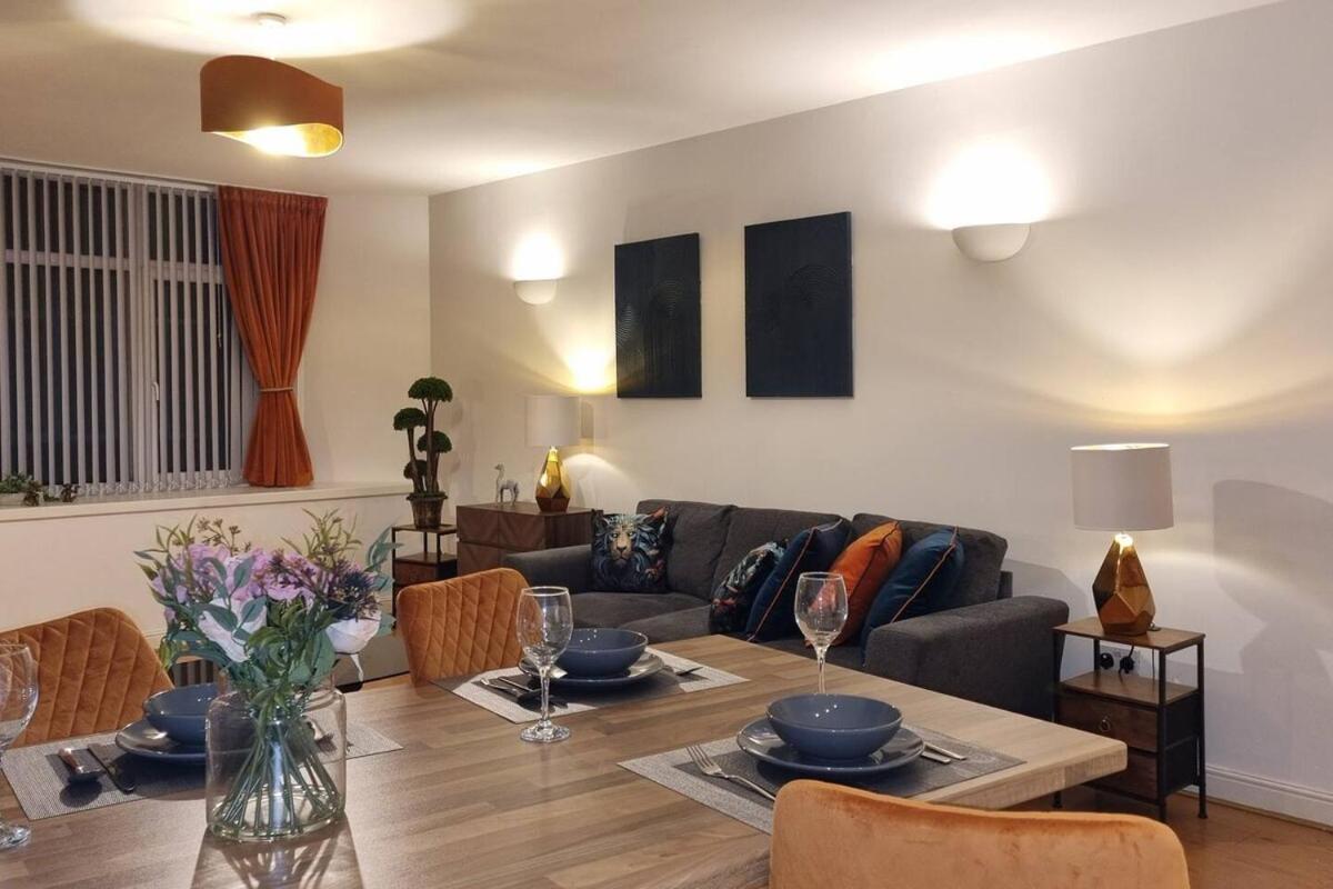 Explorer's Rest - Elegant Base By Historic - Charming Liverpool